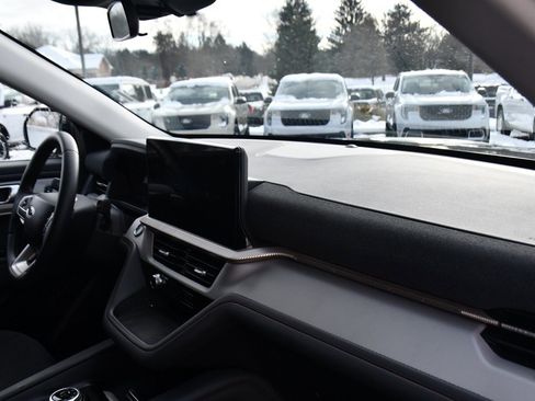 Used 2025 Ford Explorer Active image 15