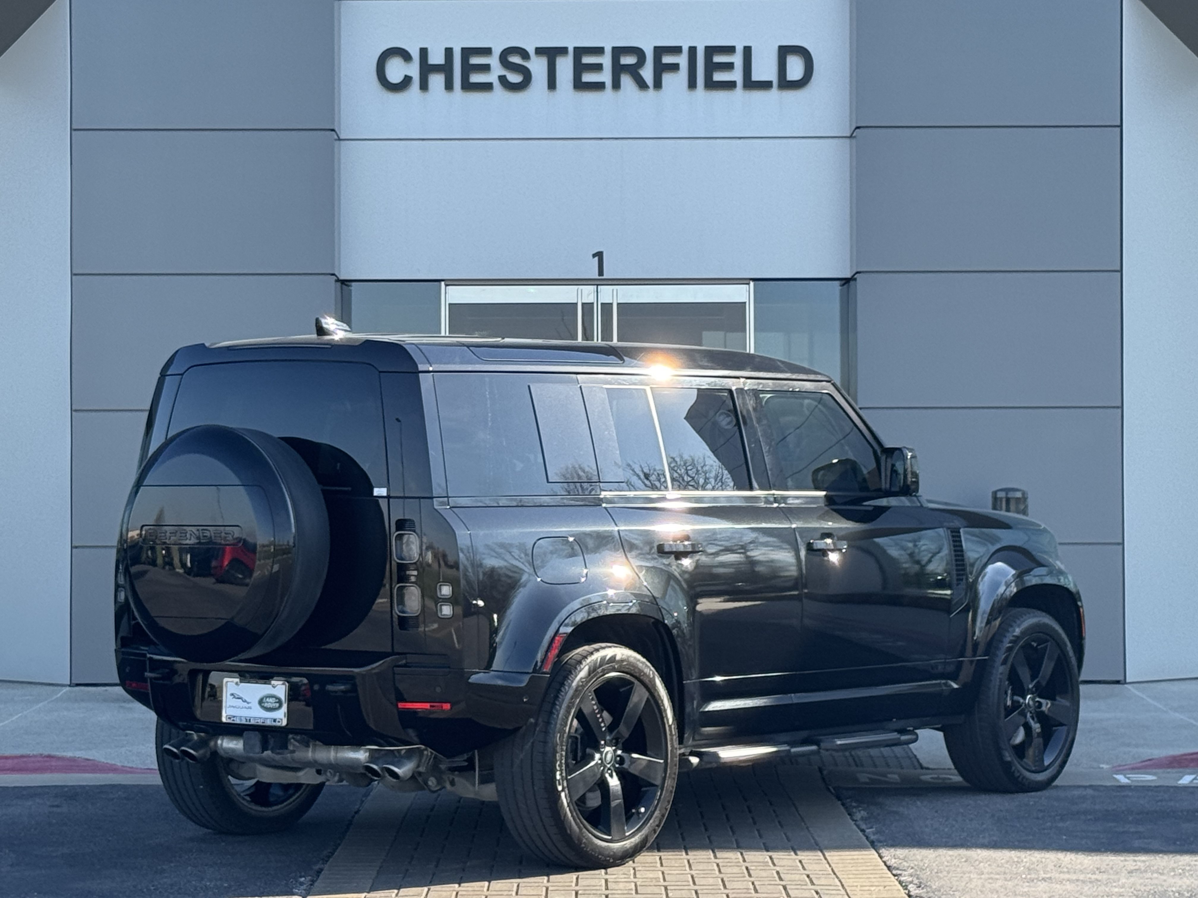 Certified 2025 Land Rover Defender 110 V8 AWD/4WD image 2