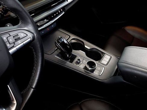 Used 2025 Cadillac XT4 Premium Luxury image 17