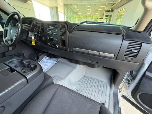 Used 2014 Chevrolet Silverado 2500 LT w/ Interior Plus Package AWD/4WD image 11
