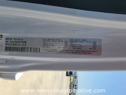 Used 2023 Jeep Gladiator Rubicon w/ LED Lighting Group image 32