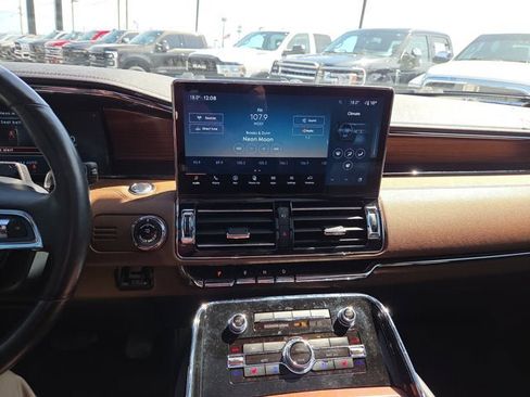 Used 2024 Lincoln Navigator L Reserve w/ Equipment Group 201A AWD/4WD image 19