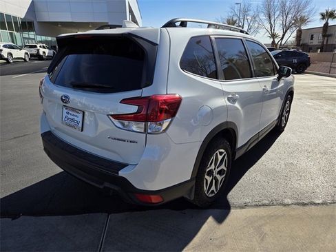 Used 2023 Subaru Forester Premium image 4
