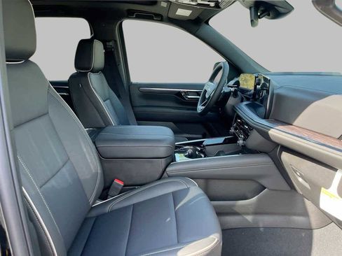 New 2026 Chevrolet Suburban Premier w/ Sun And Tow Package RWD image 10