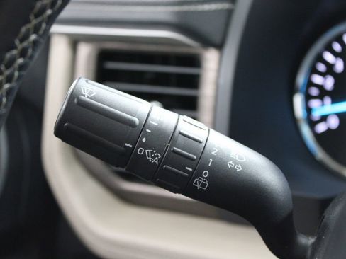 Used 2024 Ford Expedition Limited image 43