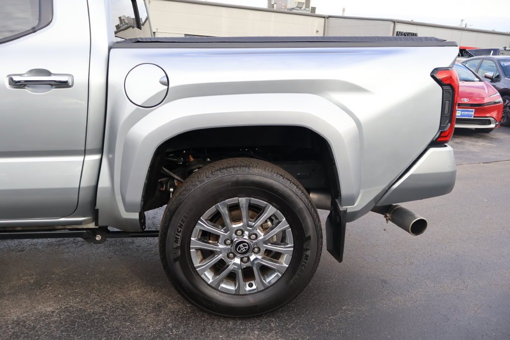Certified 2025 Toyota Tacoma Limited AWD/4WD image 4