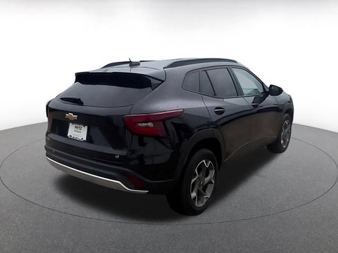 Used 2025 Chevrolet Trax LT FWD image 15