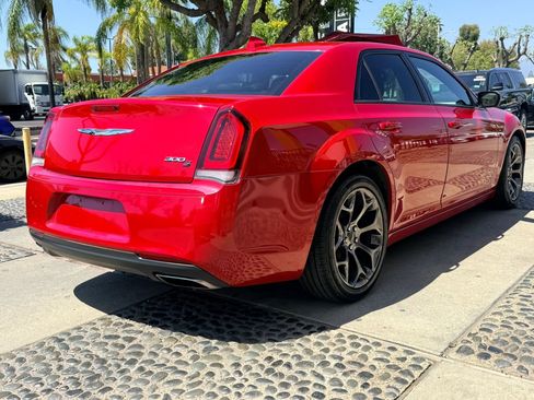 Used 2017 Chrysler 300 S RWD image 5