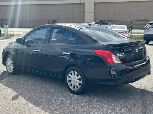 Used 2018 Nissan Versa SV image 7