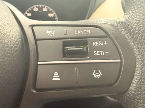 Used 2023 Honda HR-V LX image 20