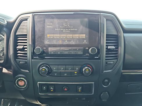 Used 2022 Nissan Titan SV RWD image 20