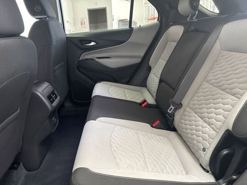 Used 2020 Chevrolet Equinox LS w/ LS Convenience Package image 17