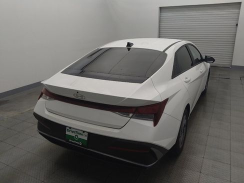 Used 2024 Hyundai Elantra SEL FWD image 7