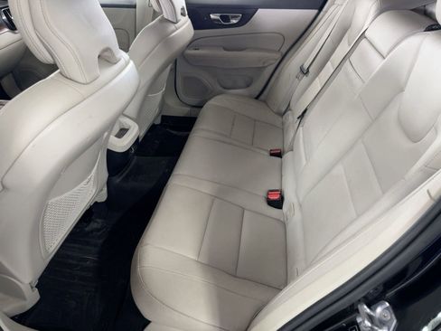 Used 2019 Volvo S60 T5 Momentum image 13