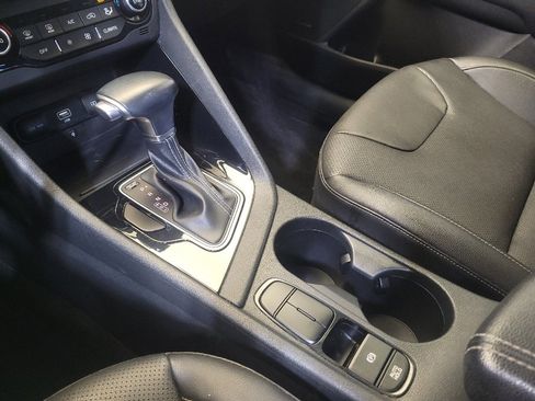 Used 2022 Kia Niro Touring Special Edition image 26