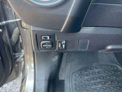 Used 2019 Toyota Corolla SE image 15