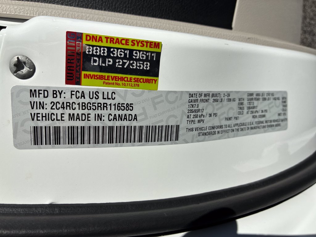 Used 2024 Chrysler Pacifica Touring-L FWD image 10