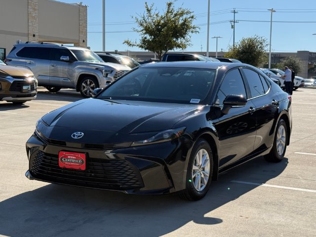 Used 2025 Toyota Camry LE FWD image 7