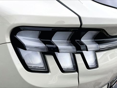 Used 2025 Ford Mustang Mach-E Premium image 27