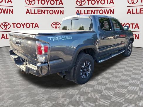 Used 2022 Toyota Tacoma TRD Off-Road w/ TRD Premium Off Road Package AWD/4WD image 7