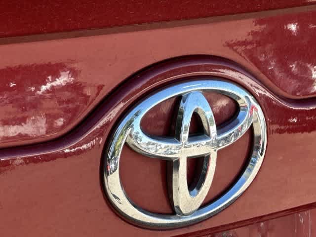 Used 2014 Toyota Camry SE FWD image 16
