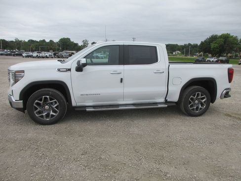 New 2026 GMC Sierra 1500 SLT w/ SLT Premium Package AWD/4WD image 10