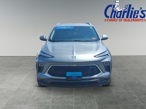 Used 2024 Buick Encore GX Sport Touring AWD/4WD image 2