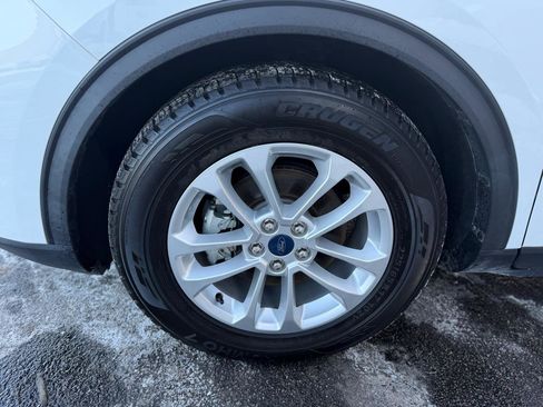 Used 2020 Ford Escape SE image 10