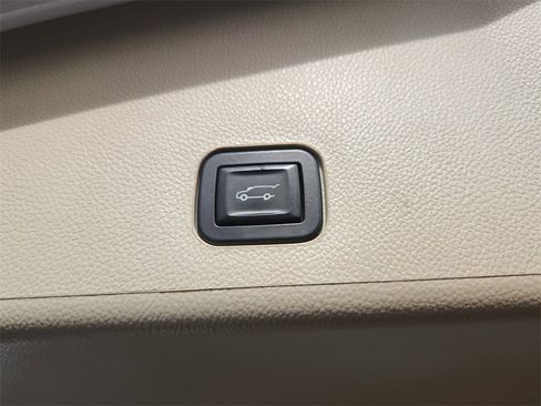 Used 2015 Cadillac SRX Luxury w/ Trailering Package image 13