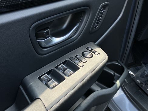 Certified 2025 Honda Pilot Black Edition image 15