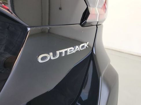 Used 2024 Subaru Outback Premium AWD/4WD image 9