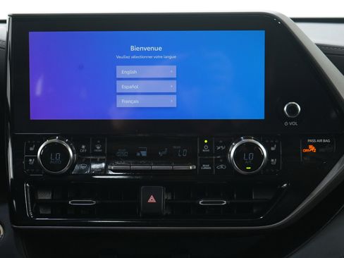 Used 2023 Toyota Highlander Limited image 16