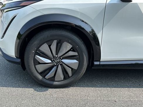 New 2025 Nissan Ariya AWD image 12