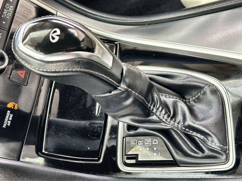 Used 2017 INFINITI Q60 w/ Cargo Package image 28