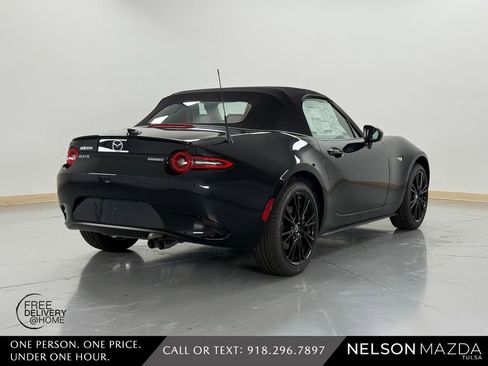 New 2026 MAZDA MX-5 Miata Club w/ Interior Package RWD image 6