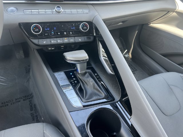 Certified 2025 Hyundai Elantra SEL FWD image 26