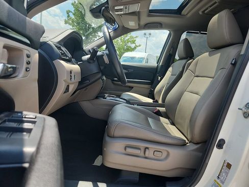 Used 2016 Honda Pilot Touring image 9