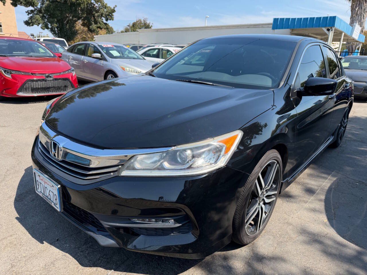 Used 2017 Honda Accord Sport image 1