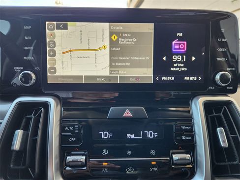 Used 2022 Kia Sorento S image 16