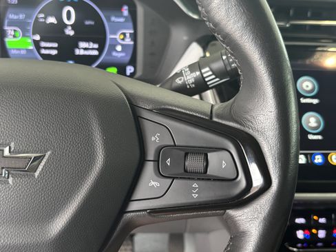 Used 2023 Chevrolet Bolt EUV Premier FWD image 12