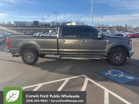 Used 2020 Ford F350 Lariat w/ Chrome Package image 4