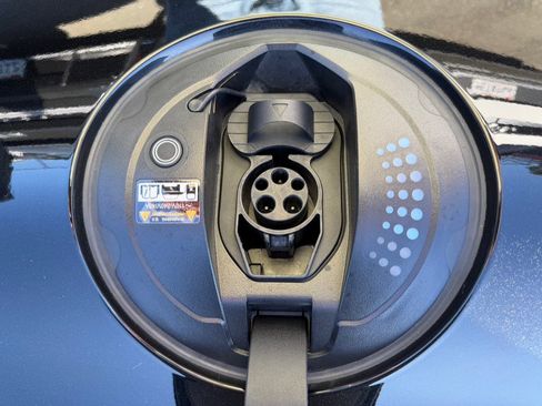 Used 2024 Genesis GV60 RWD image 55