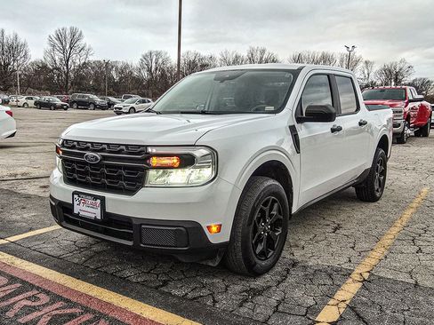 Used 2023 Ford Maverick XL image 3