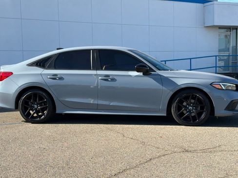 Used 2023 Honda Civic Sport image 5