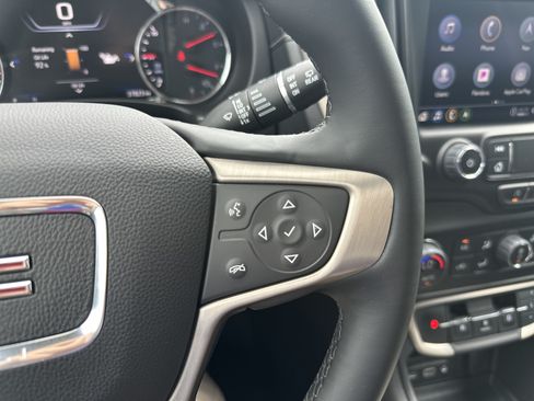 Used 2024 GMC Terrain Denali w/ Denali Premium Package AWD/4WD image 24