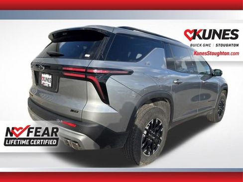 Used 2025 Chevrolet Traverse Z71 w/ Enhanced Driving Package image 11