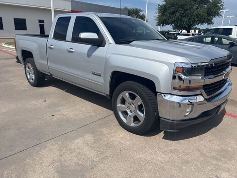 Used 2018 Chevrolet Silverado 1500 LT w/ Texas Edition RWD image 3
