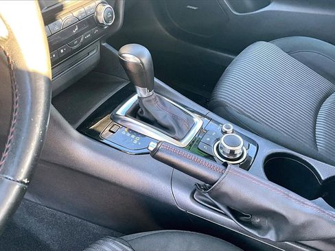 Used 2015 MAZDA MAZDA3 i Touring w/ Technology Package image 15