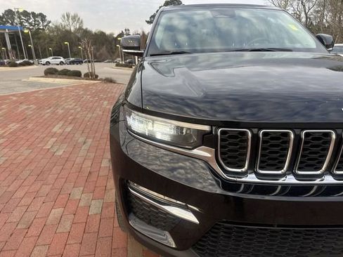 Used 2023 Jeep Grand Cherokee Limited w/ Luxury Tech Group II image 20