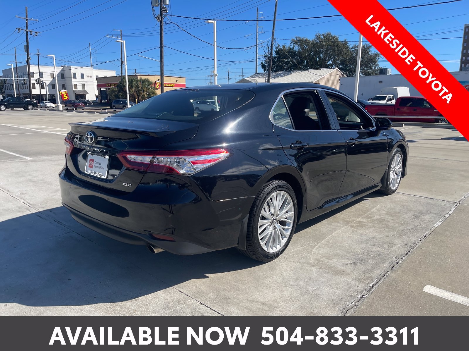 Certified 2018 Toyota Camry XLE FWD image 6